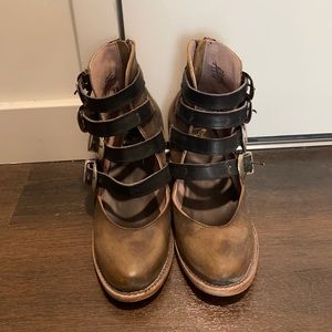 Freebird Scarlett sandal booties!